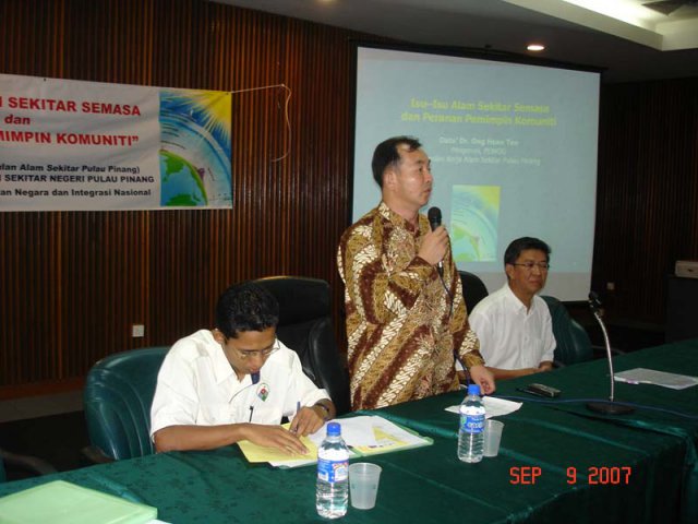 YB Lai Chew Hock mengucap merasmikan seminar isu-isu alam sekitar pada 9 Sept. 2007.